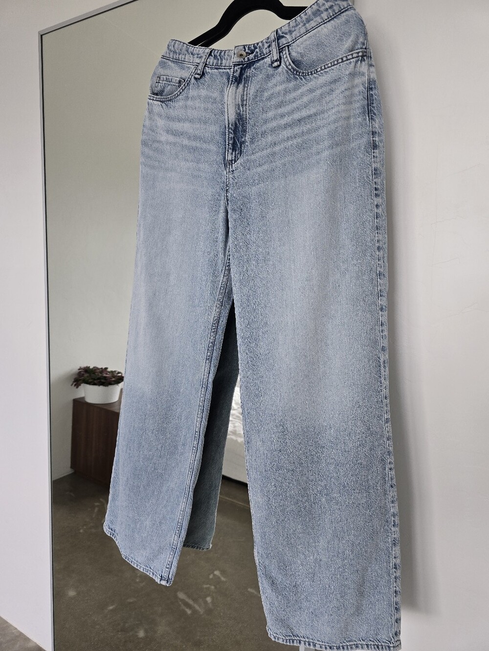 RAG & BONE
Cloud Lori Wide Leg Jeans - Picture 4 of 10